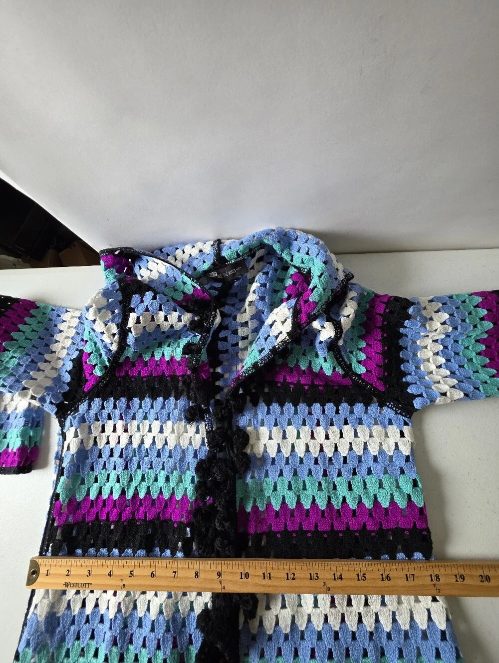 Free the Roses Crochet Hooded Cardigan Open Front Pom-pom Trim Pockets Festival